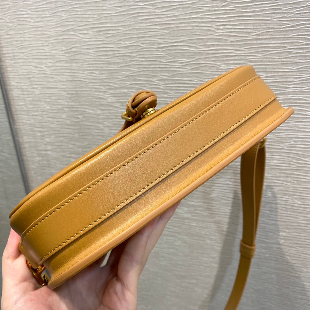 Dior Bobby系列 East-Wes 腋下包 棕色