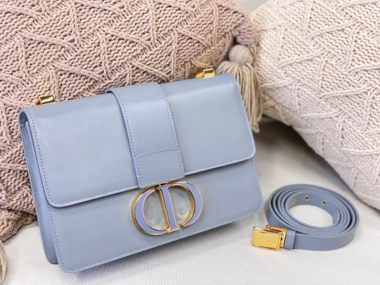 Dior 蒙田 30 Montaigne系列-24cm-牛皮平紋-天藍珐瑯扣