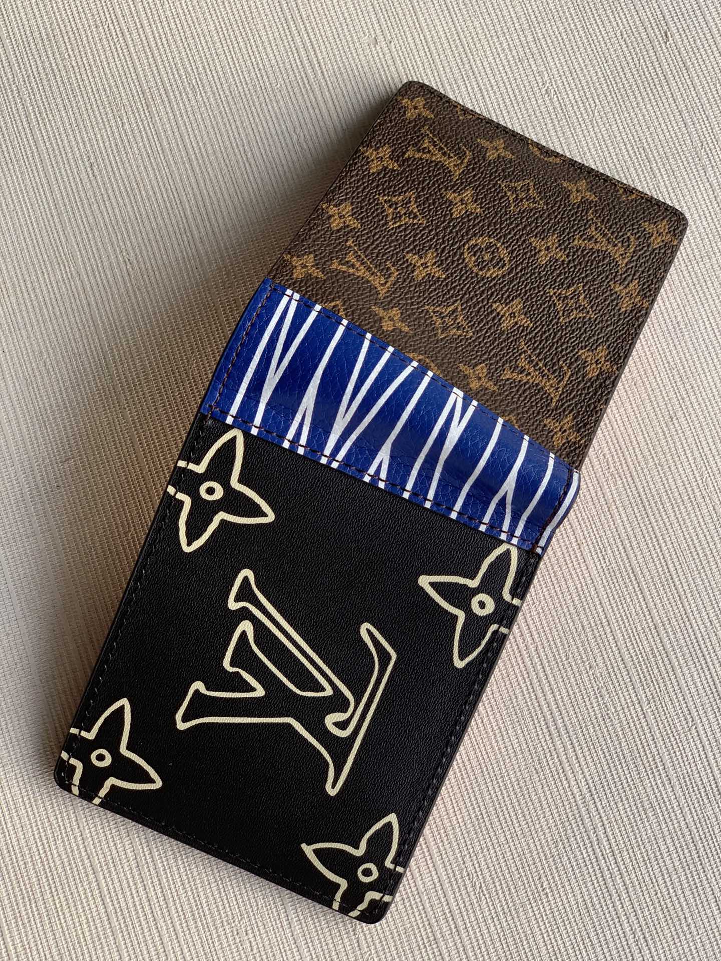 LV M69699 雙面短夾