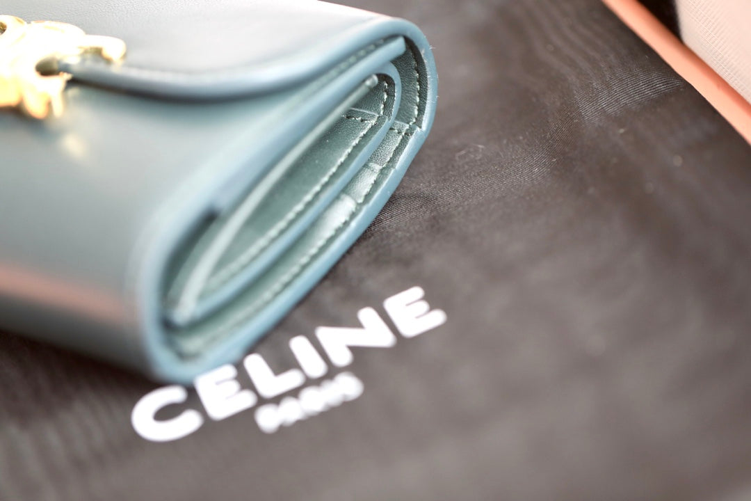 Celine TRIOMPHE 小號亮澤羊皮翻蓋錢包-墨綠