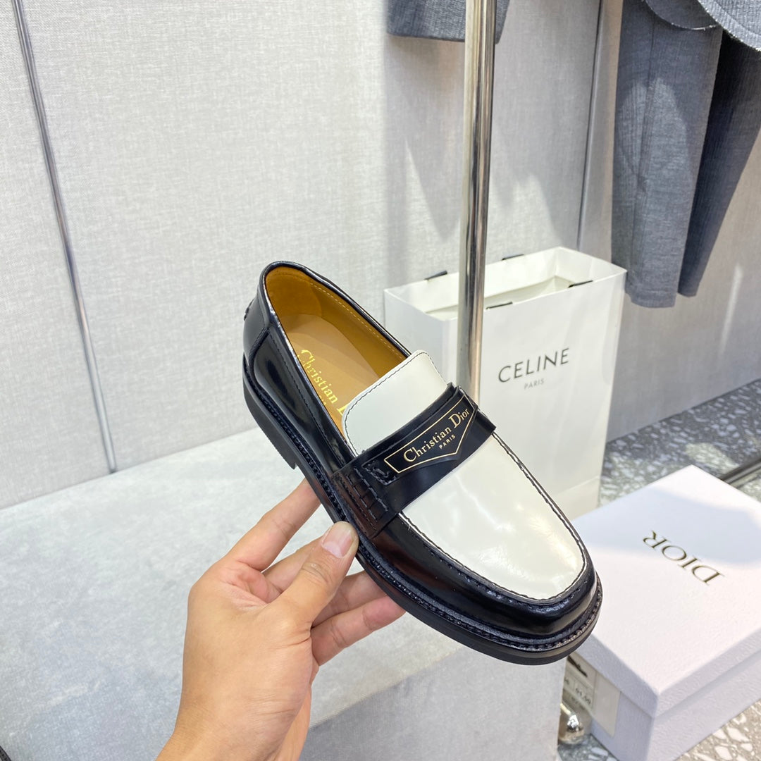 迪D家-2023早春新款 牛皮樂福鞋 白色