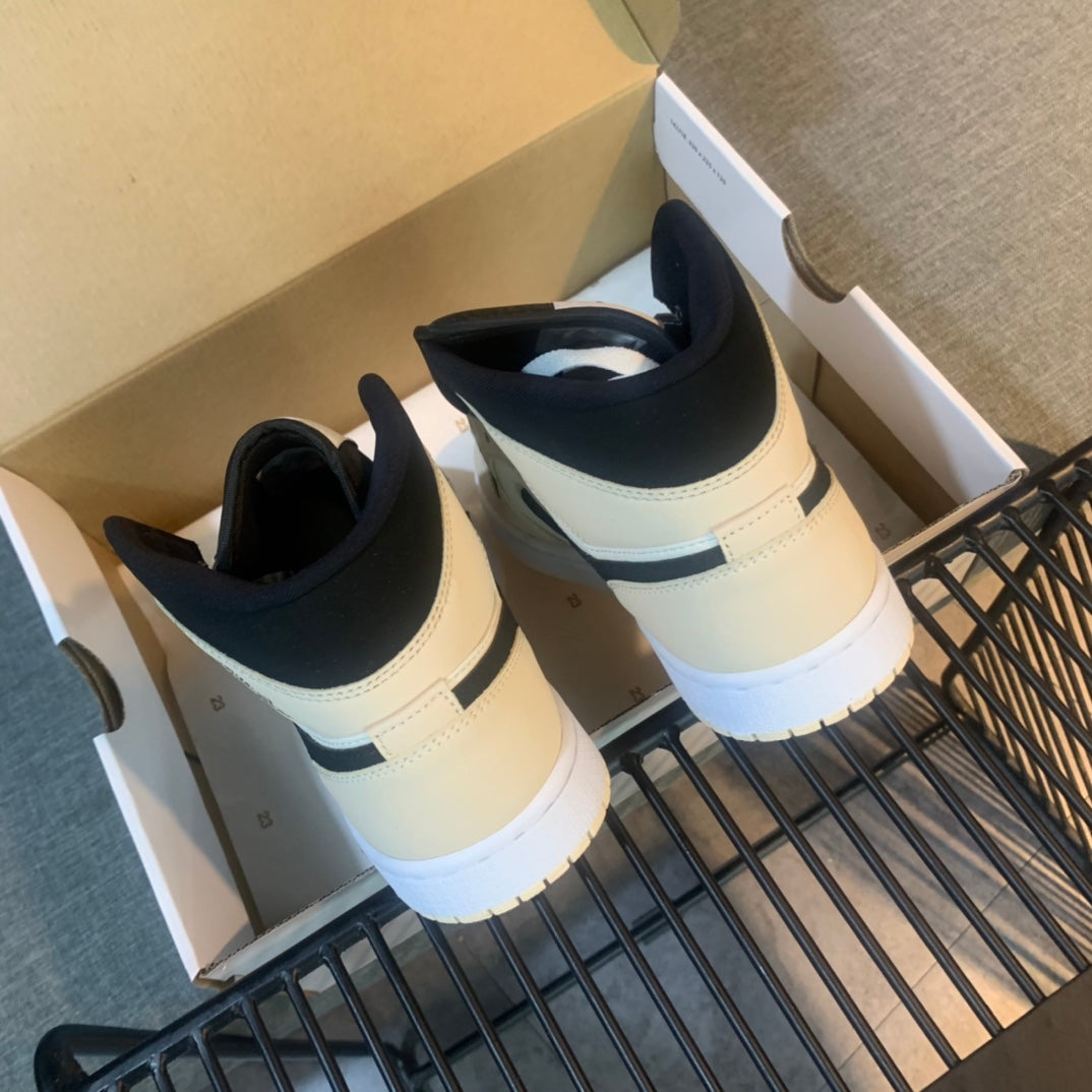 N1K- AJ 1 mid 中筒板鞋 休閒鞋 米黑色