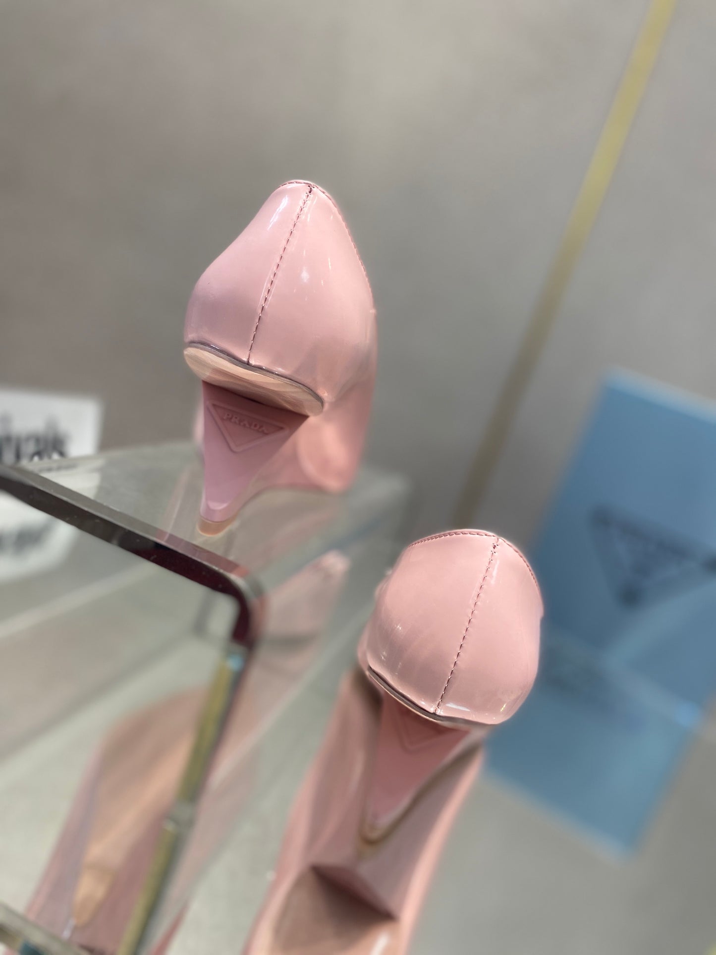 Prada鞋-Prada 漆皮低跟鞋（粉色）