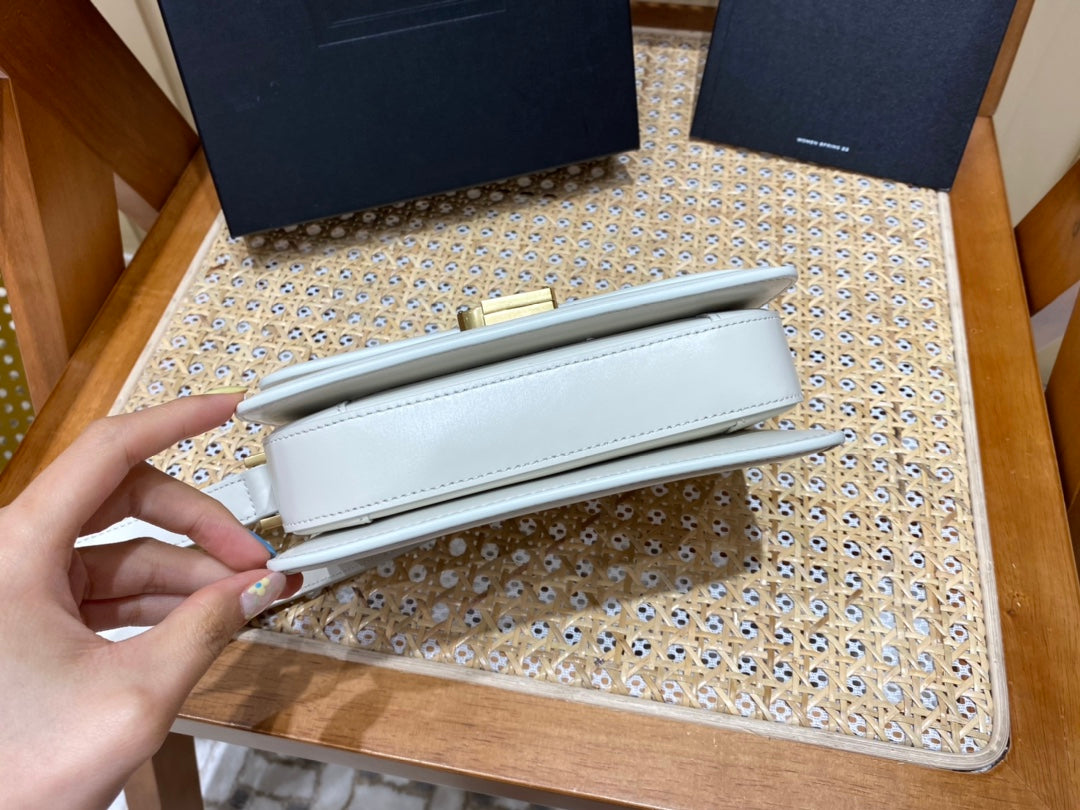 聖Y羅-Solferino 豆腐包 白色 18cm
