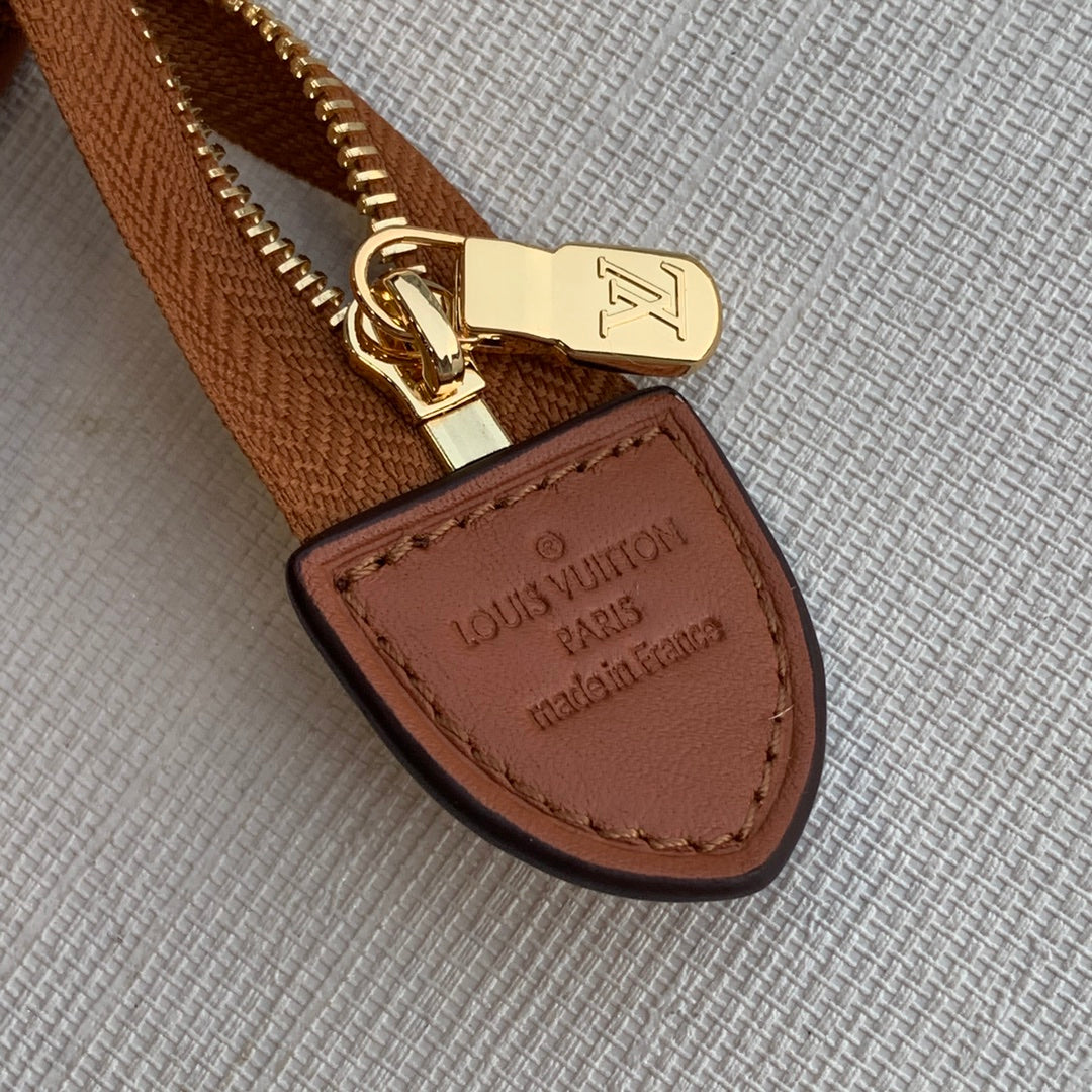 LV M80351杏色 Ｍ47542盥洗袋