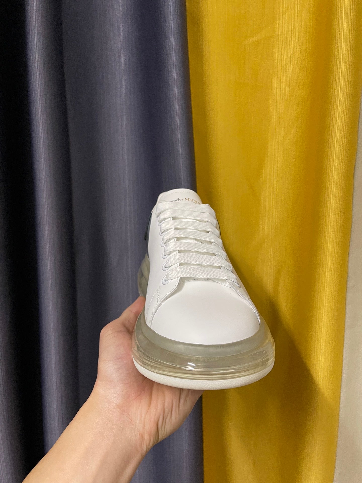 麥M昆-經典小白鞋 男女同款 重影黑皮尾+白氣墊