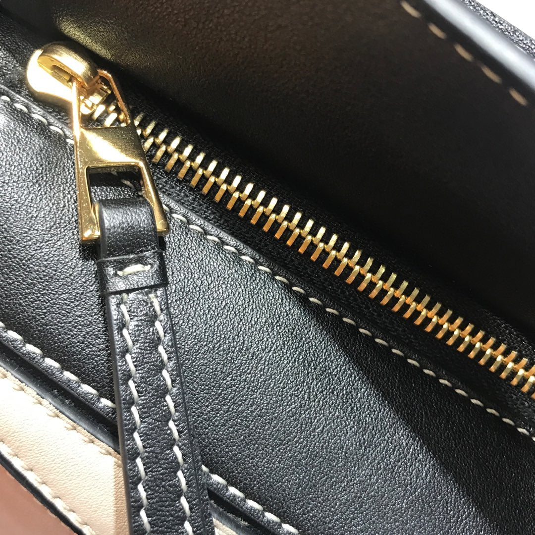 羅L威-2019全新 Puzzle bag 小牛皮 中號