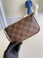 LV M58010咖格 MINI POCHETTE ACCESSORIES 小手袋