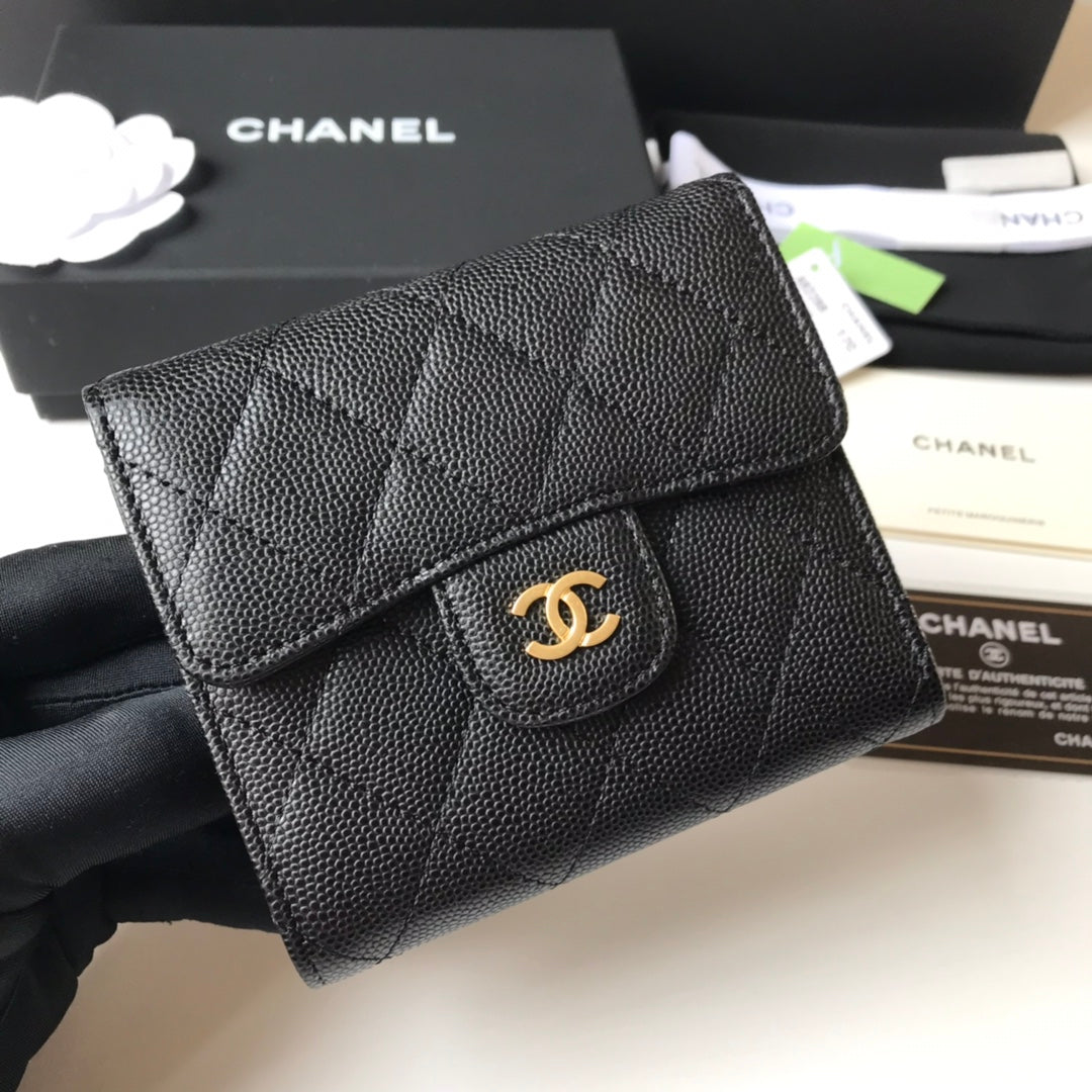 Chanel 三折短夾-黑色球紋皮金釦