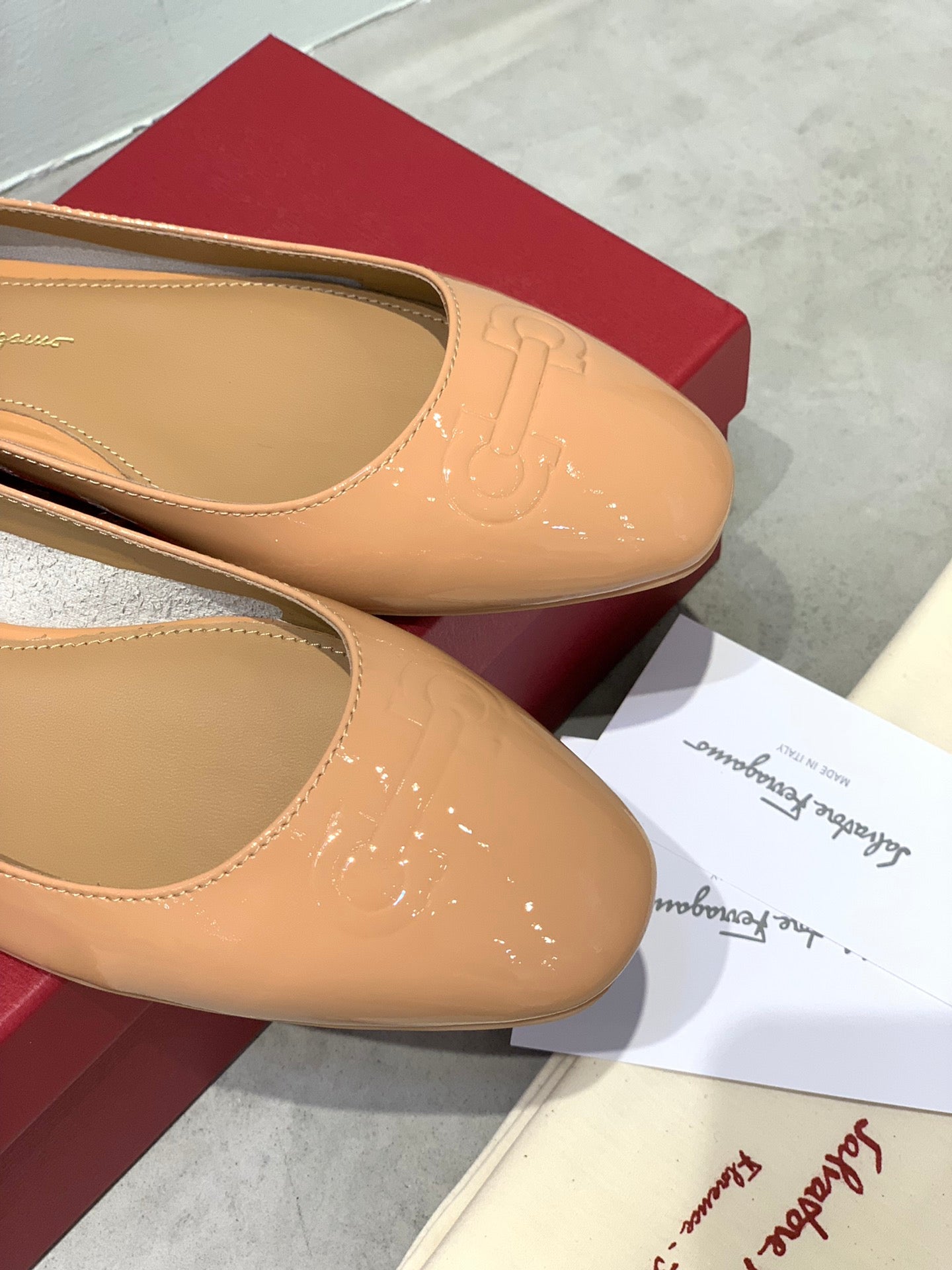 Salvatore Ferragamo鞋-膚色圓頭平底鞋
