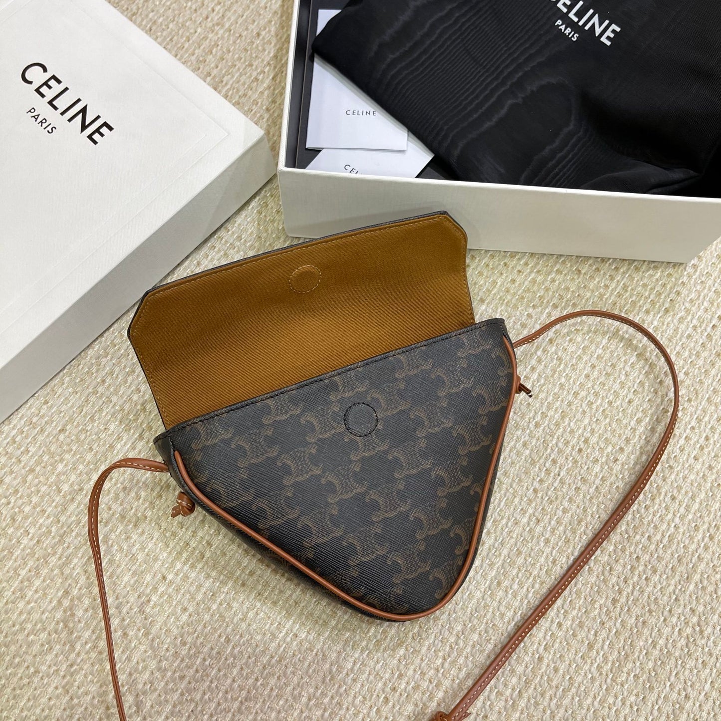Celine 凱旋門老花三角形包
