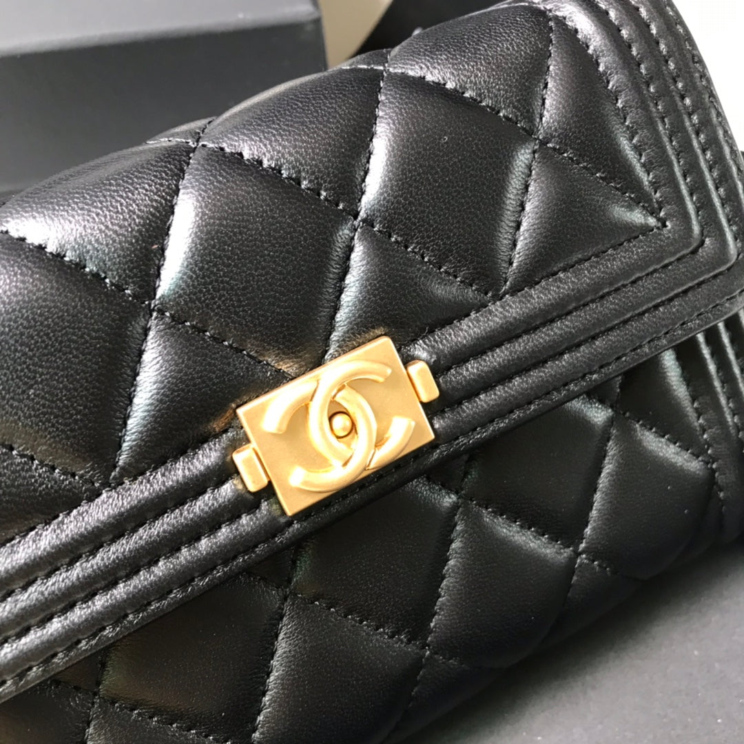 Chanel 三折中夾-黑色羊皮金扣