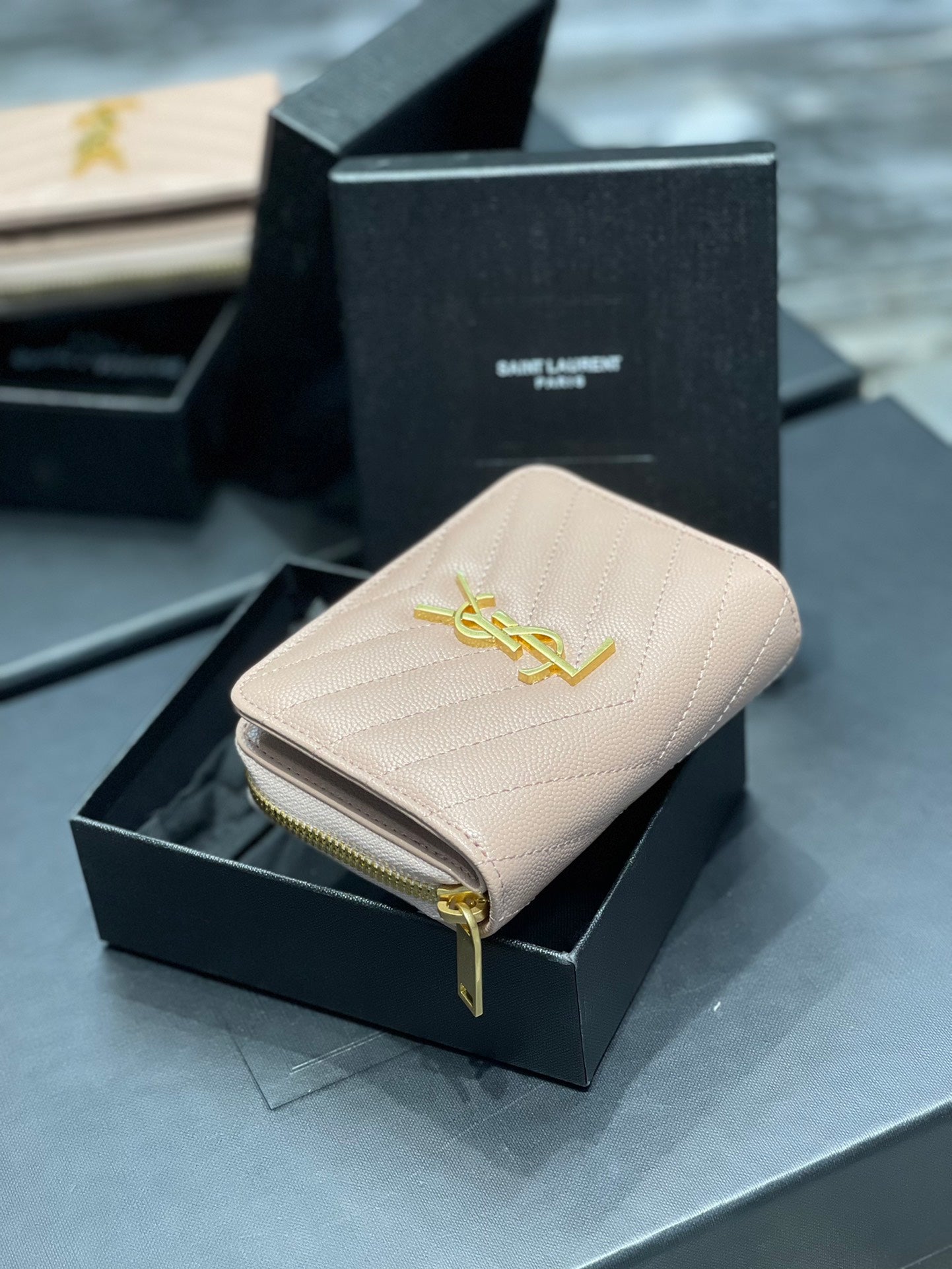 YSL 拉鍊短夾-粉色金扣