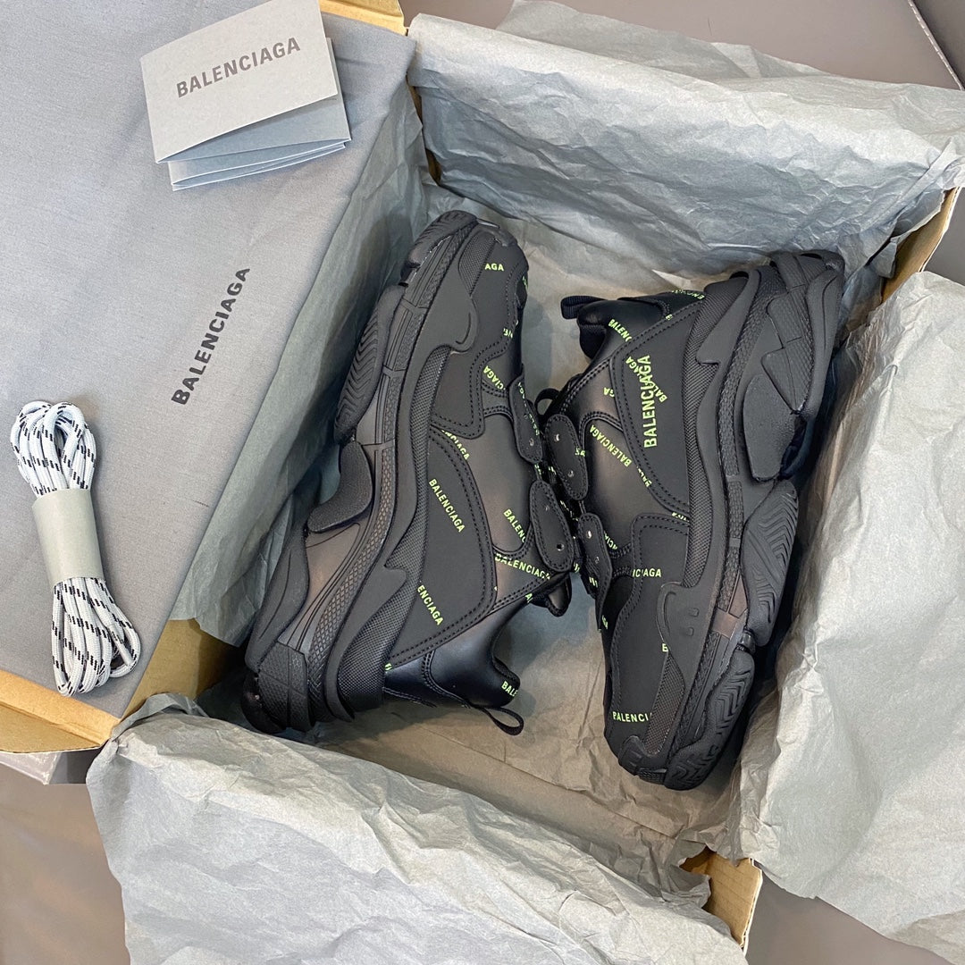 Balenciaga 巴黎世家-Triple S 老爹鞋