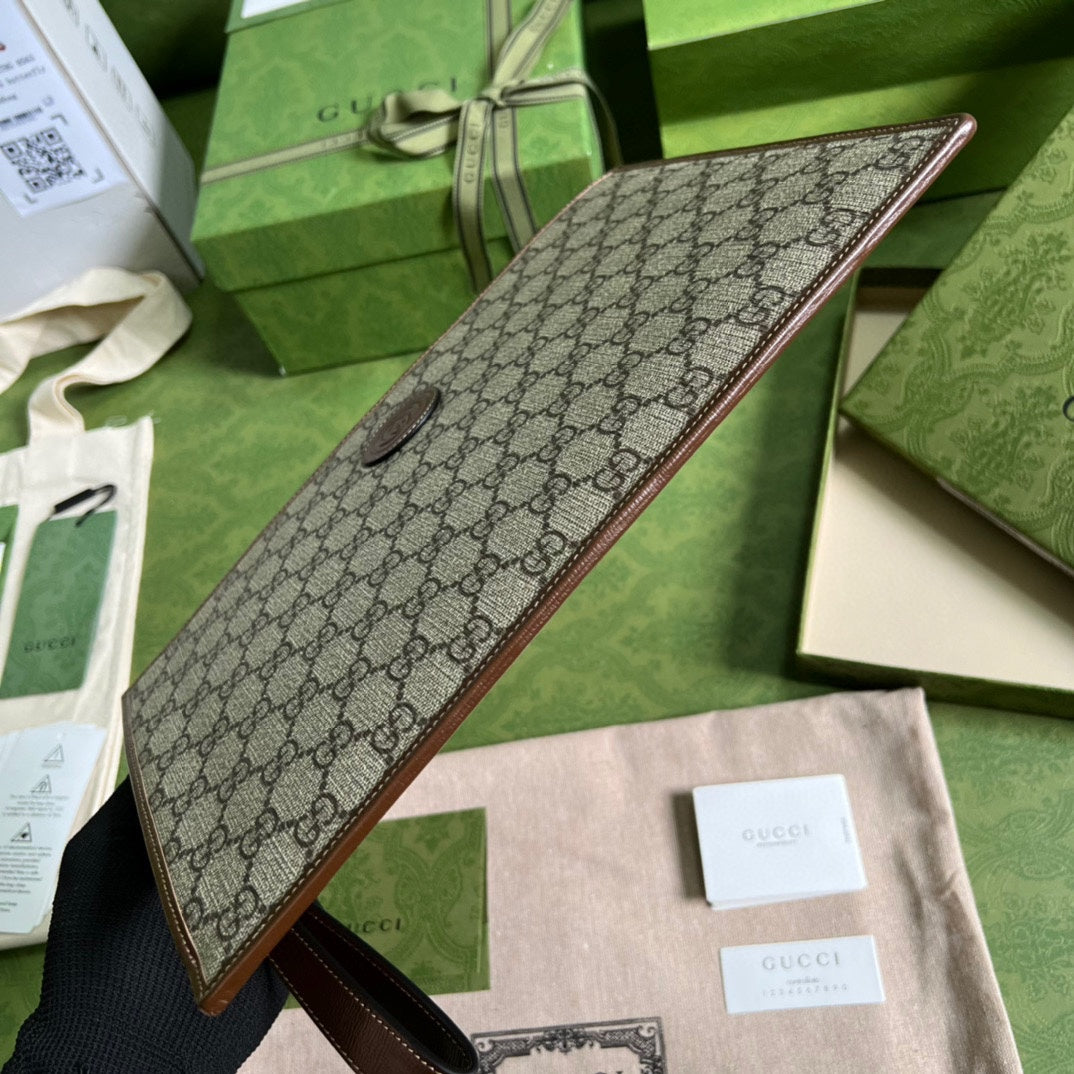Gucci 經典老花手拿包