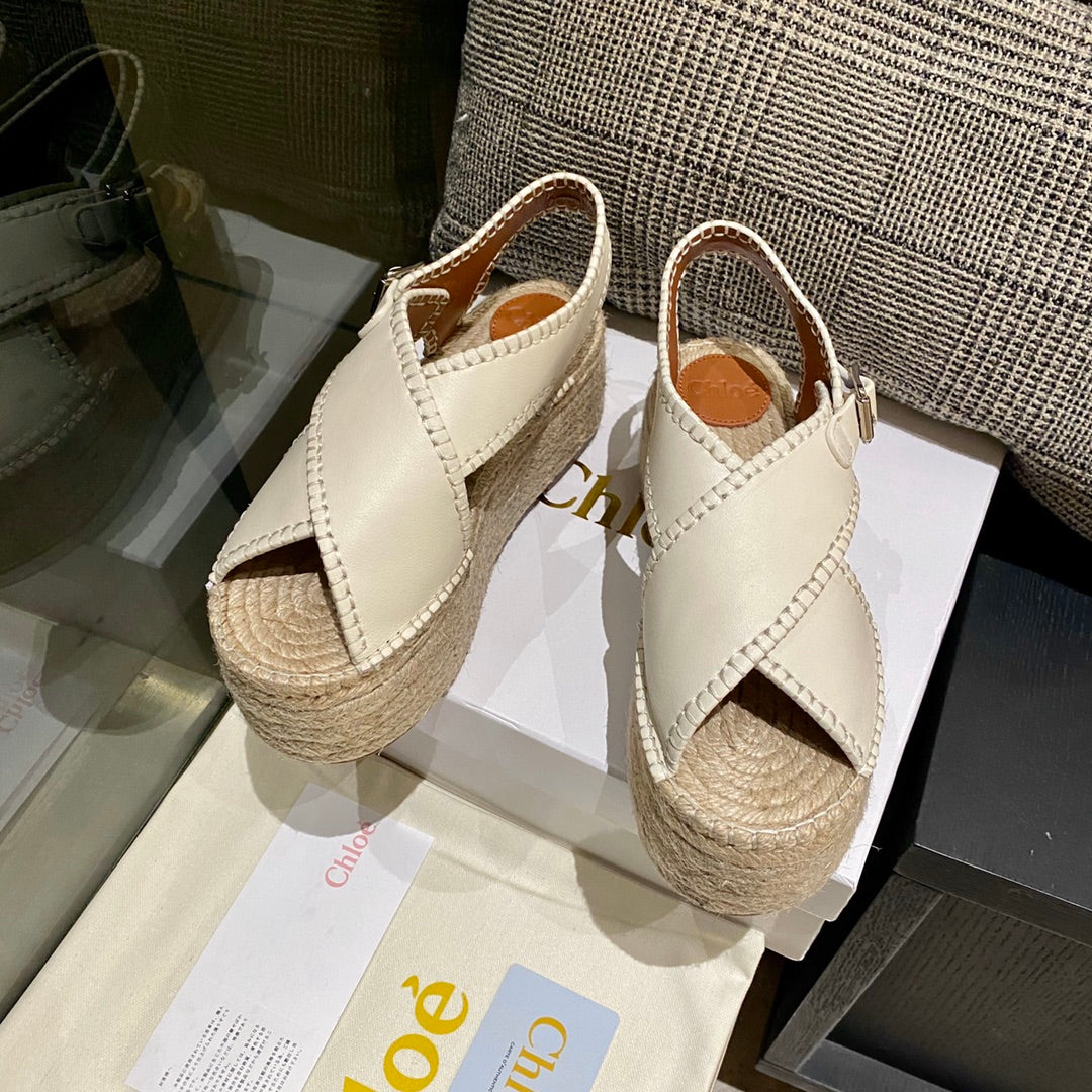 克羅C-厚底 交叉皮革羅馬涼鞋（尺碼35-40）