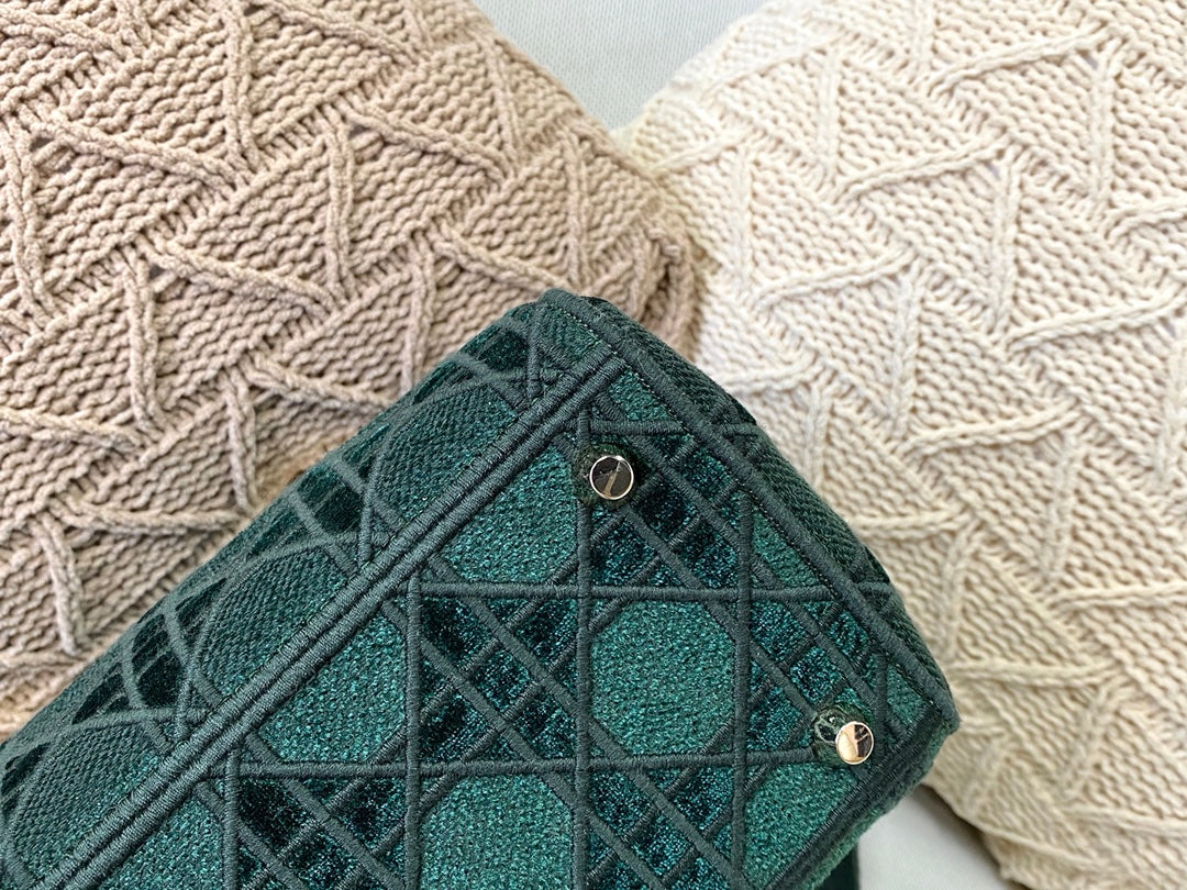 Dior Lady D-Lite黛妃包-天鵝絨刺繡綠色