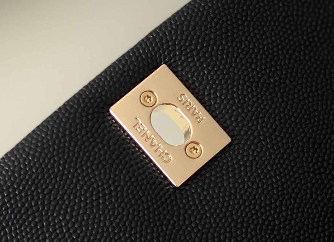 Chanel mini coco handle-黑色球紋牛皮-淡金扣