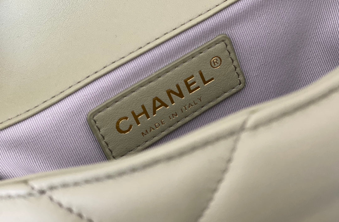 Chanel 度假系列柔軟小牛皮包-牛油果綠