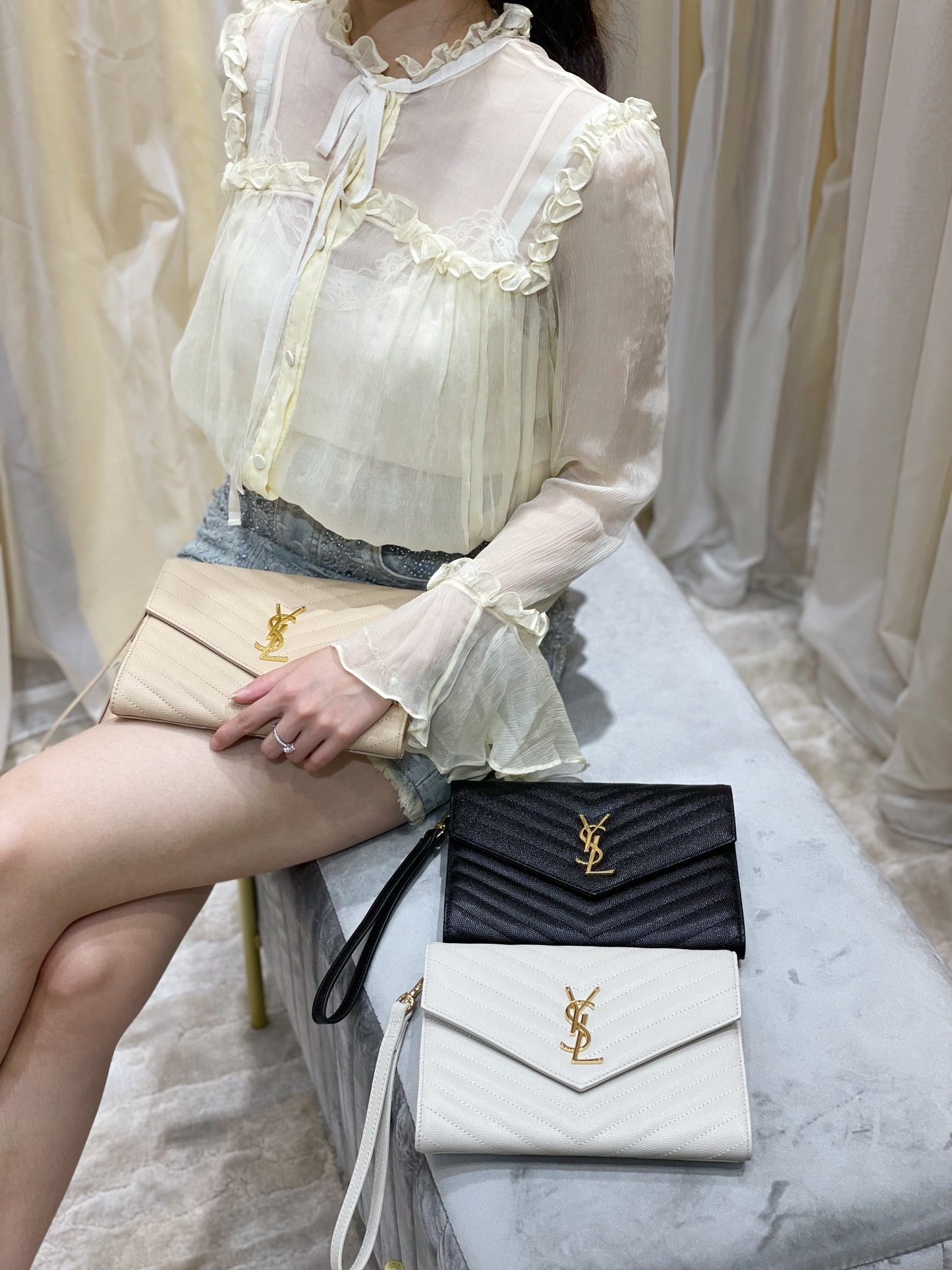 YSL_魚子醬手拿包-白色金扣