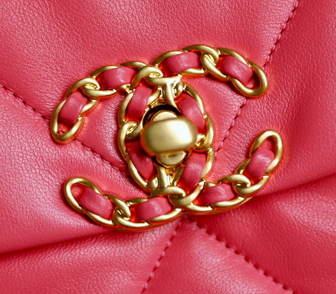 Chanel 19Bag-中號唇膏粉