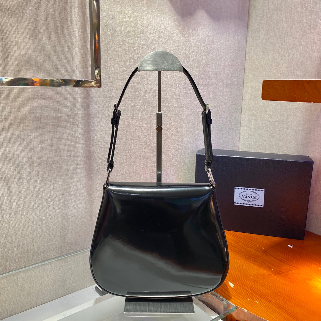 普P家-新款中古 Cleo腋下包 大號 黑色