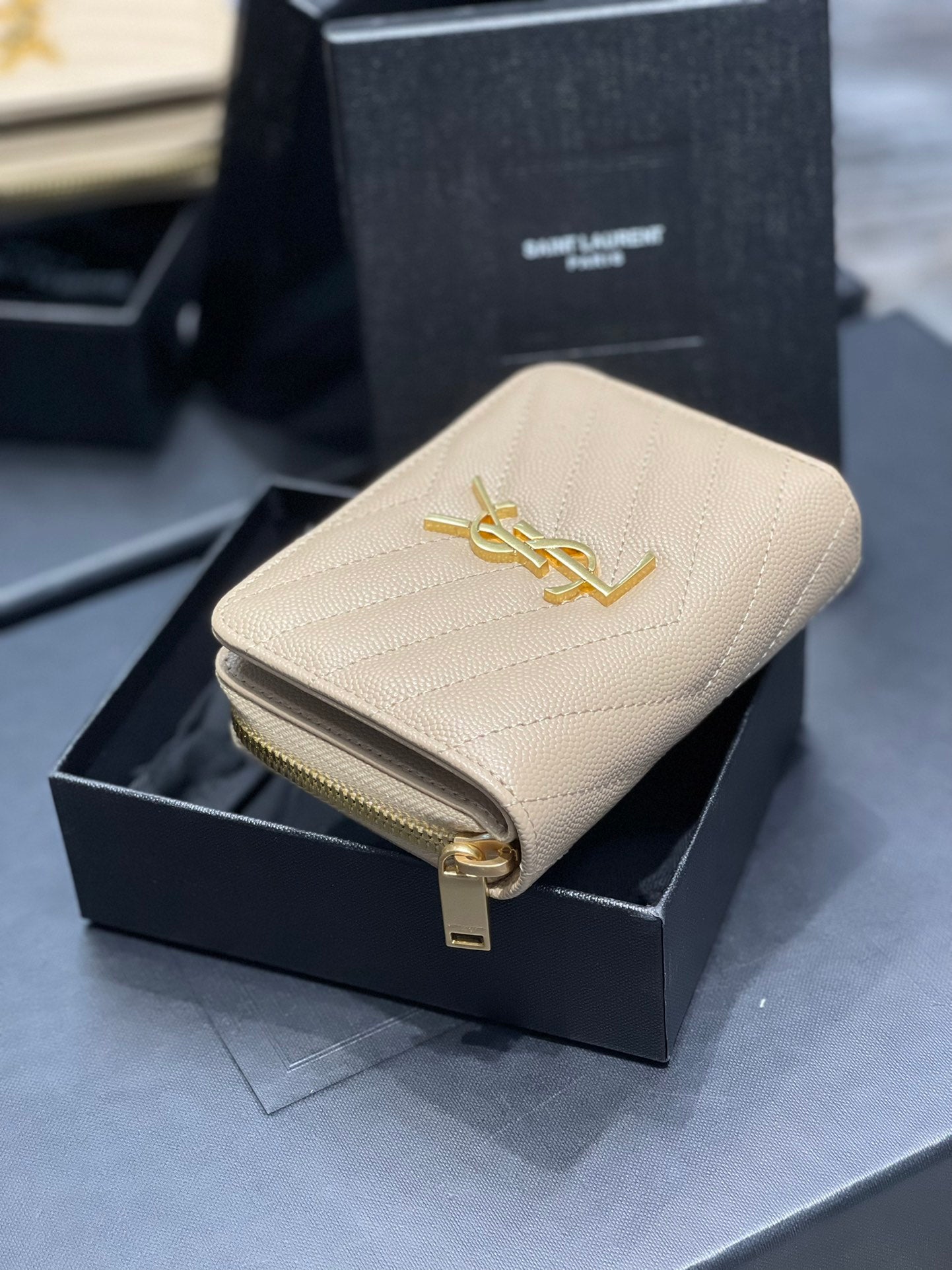 YSL 拉鍊短夾 杏色金扣