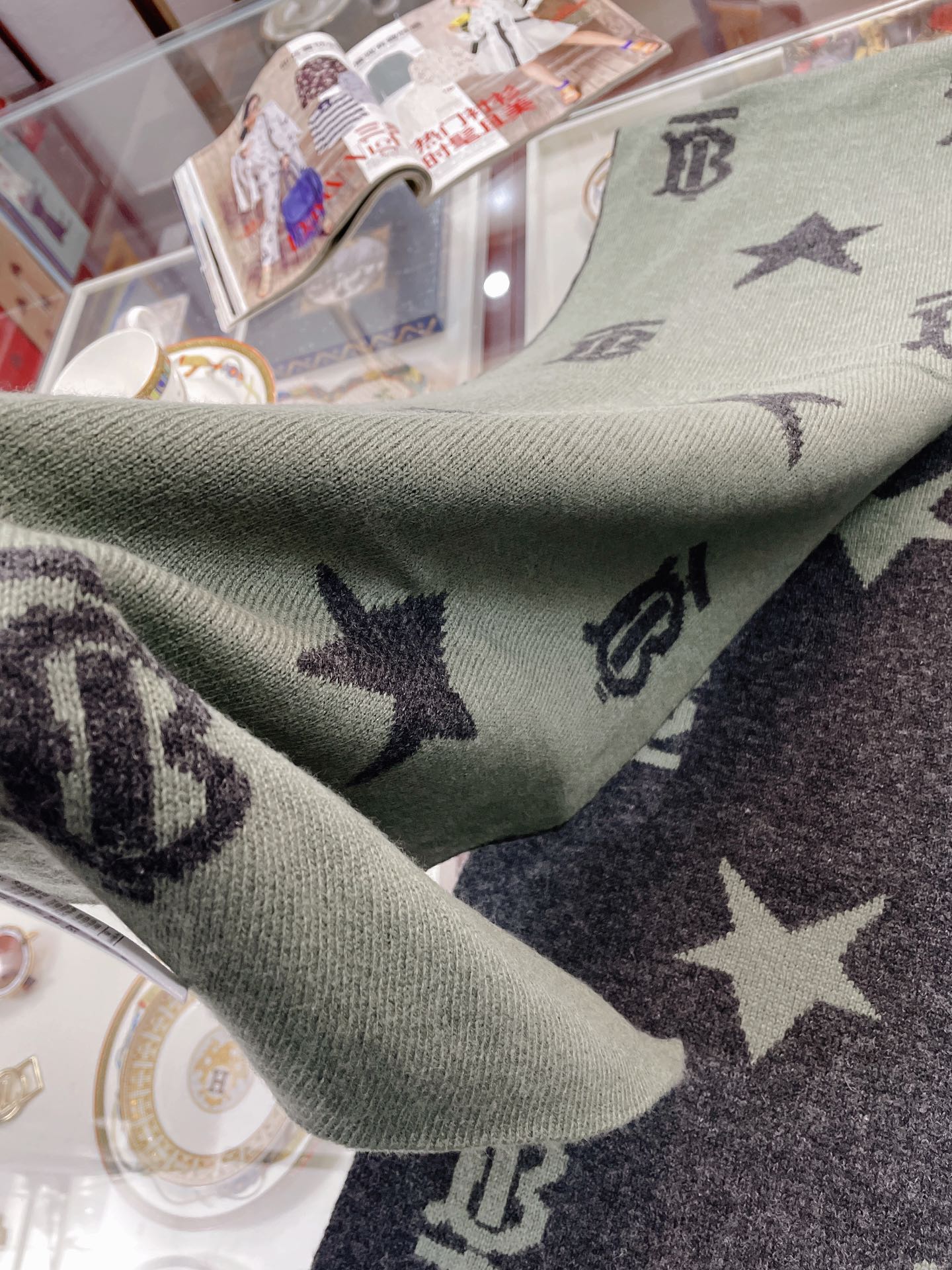 Burberry 雙面圍巾