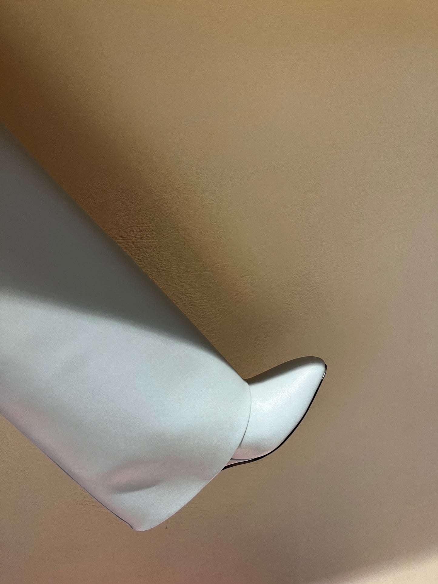 紀梵G-亮澤皮革褲腿靴-包覆式披跟9.5cm