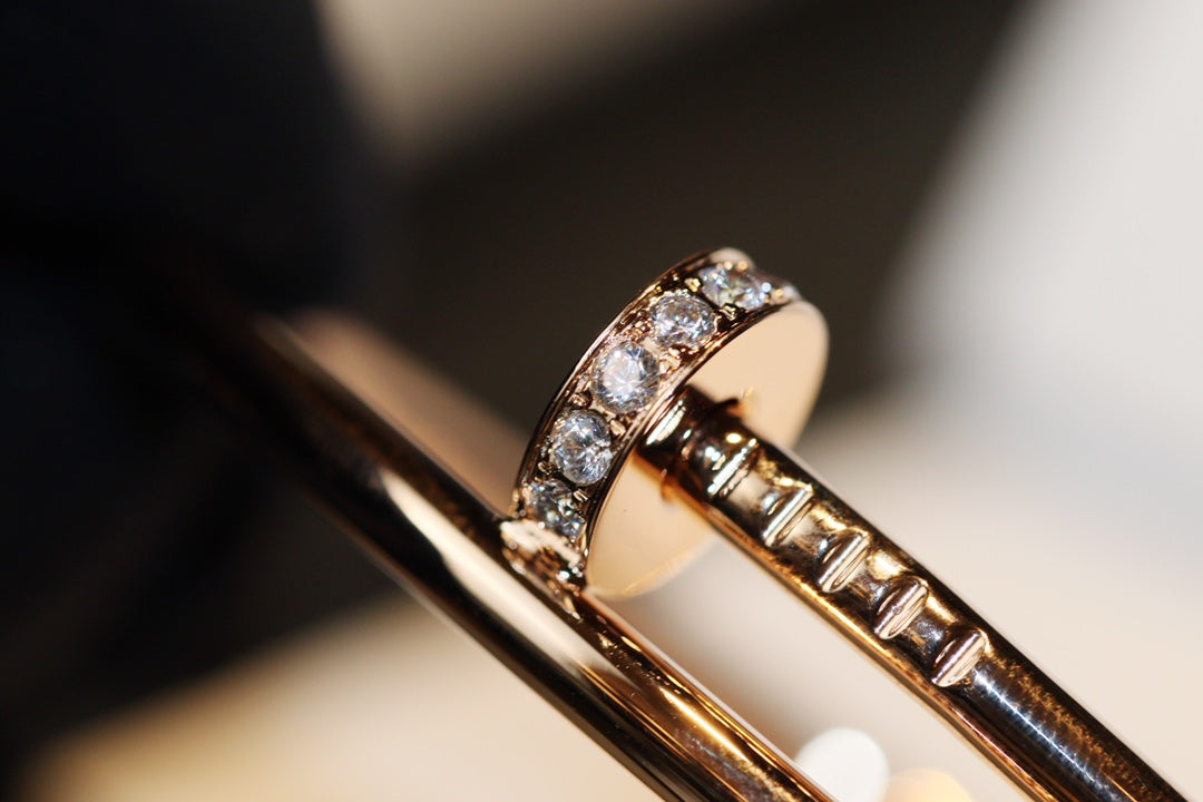 Cartier 釘子細版手鐲-半鑽