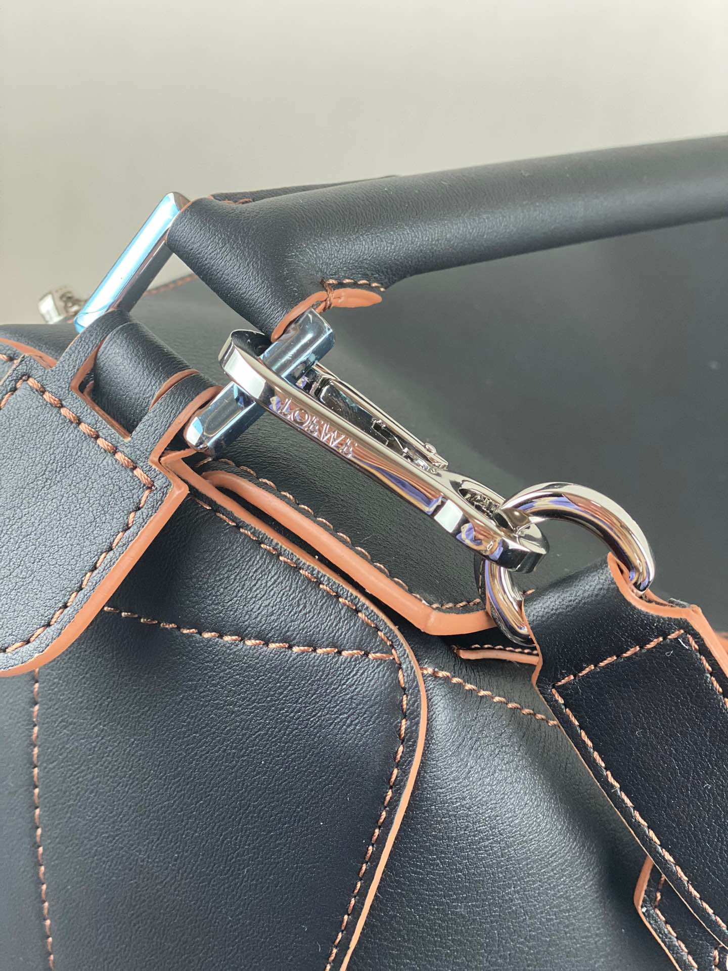 羅L威-2020年春款 Puzzle bag 小牛皮 中號