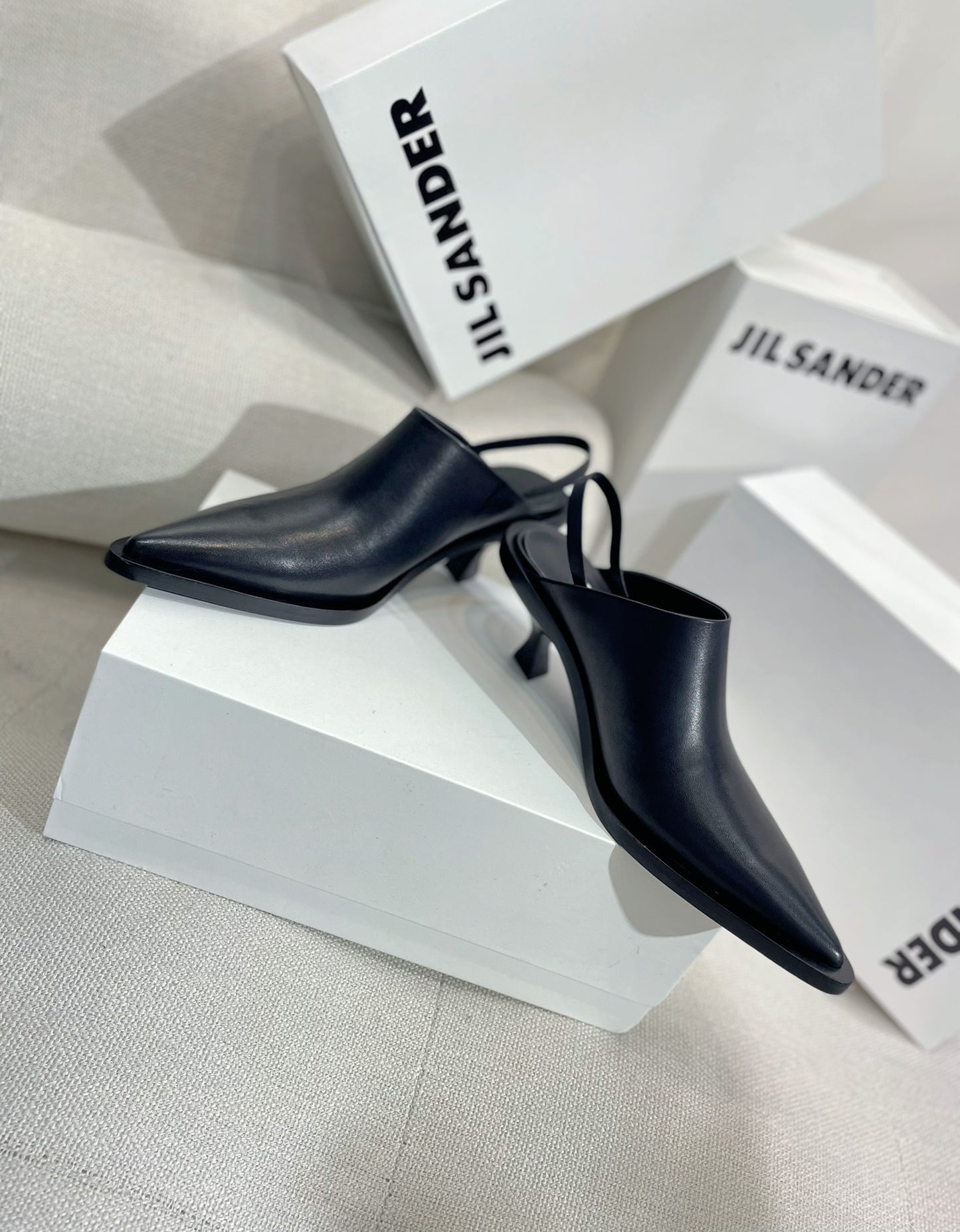 Jil sander-2022春夏 走秀新款 牛皮尖頭貓跟拖鞋