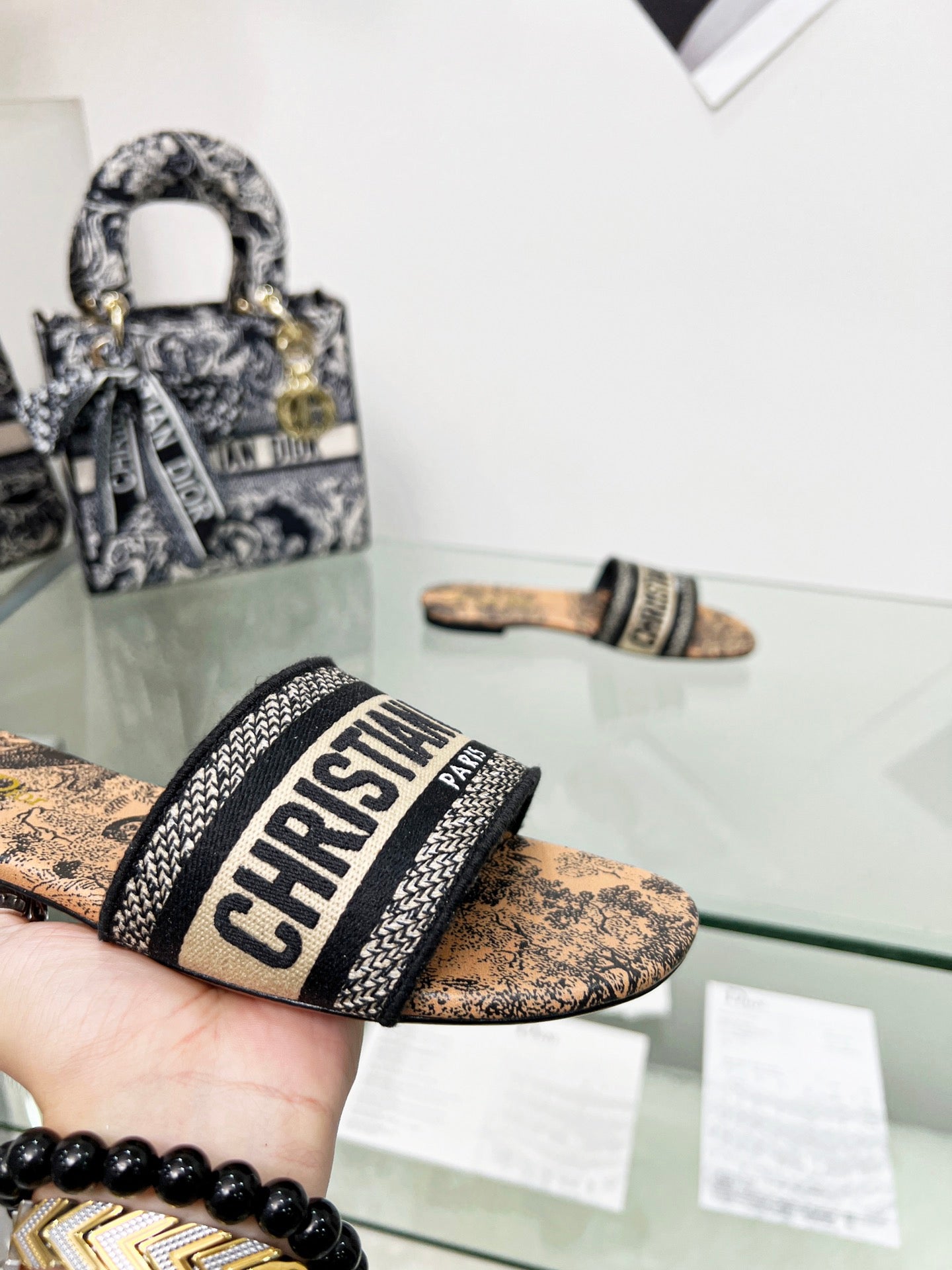 迪D家-2022春夏新款 字母刺繡拖鞋