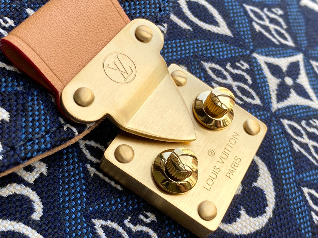 M57395 路L家-2020 冬季 Pochette Métis 郵差包