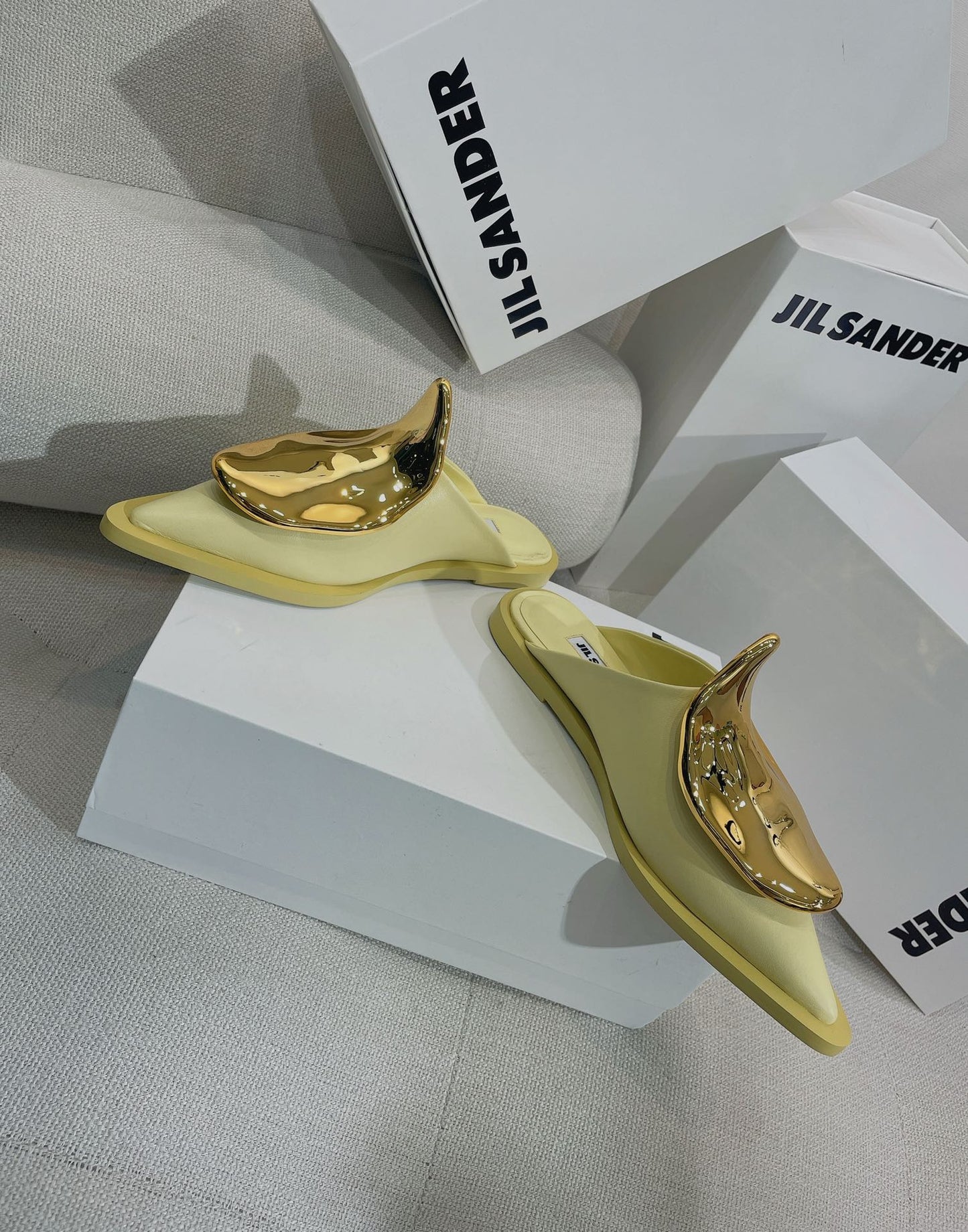 Jil sander-2022春夏 走秀新款 金屬裝飾尖頭平底拖鞋