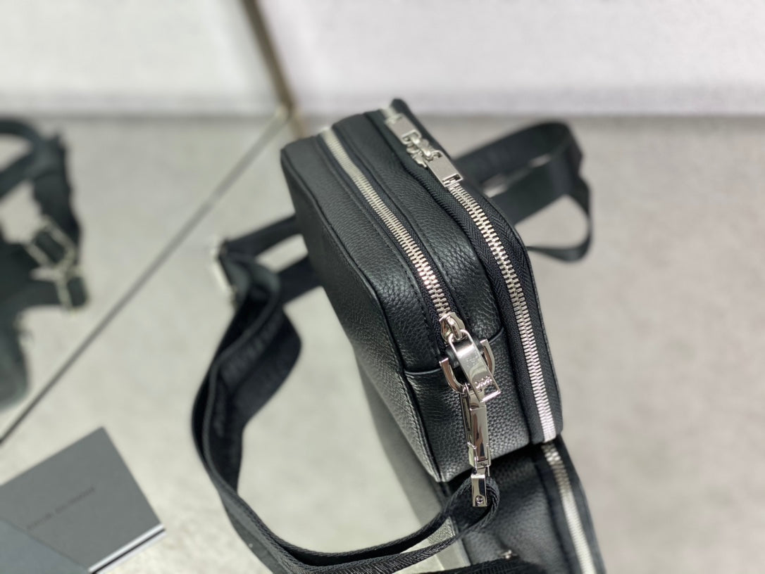 Dior 經典相機包-17*5*12cm