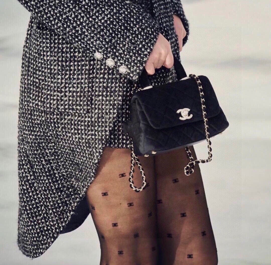 Chanel 秀款植絨絲襪