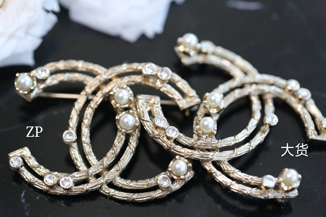 Chanel 胸針