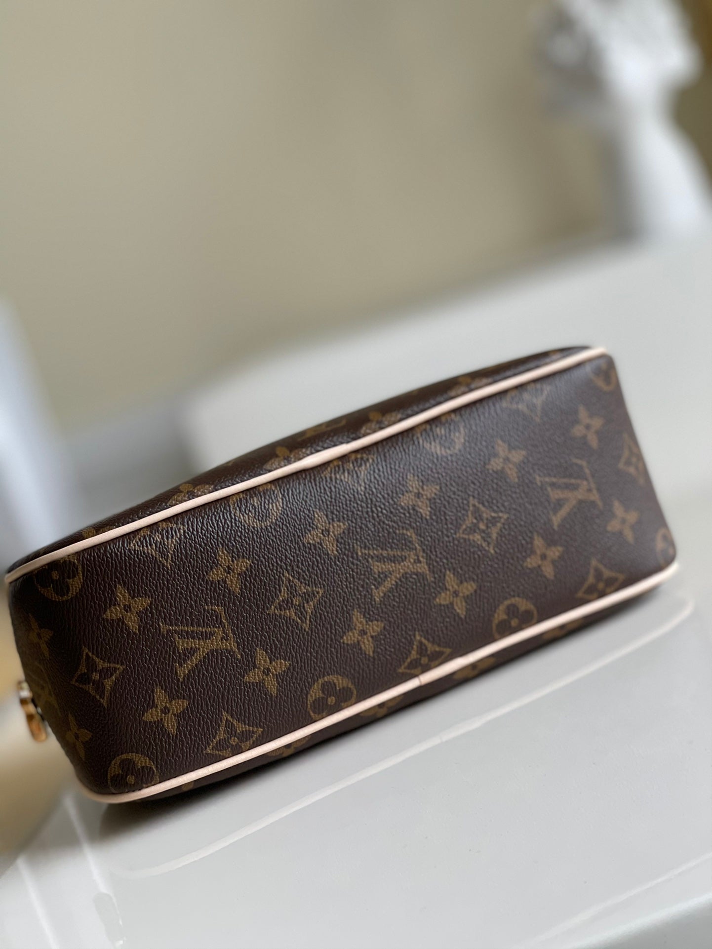 LV M47527 盥洗袋