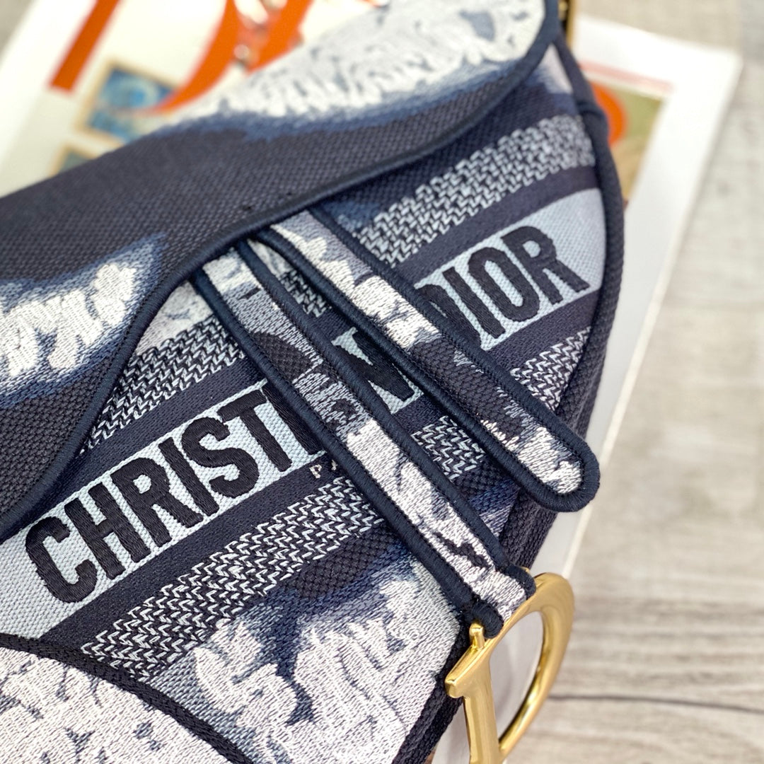 Dior Saddle 馬鞍包-刺繡圖騰-25cm