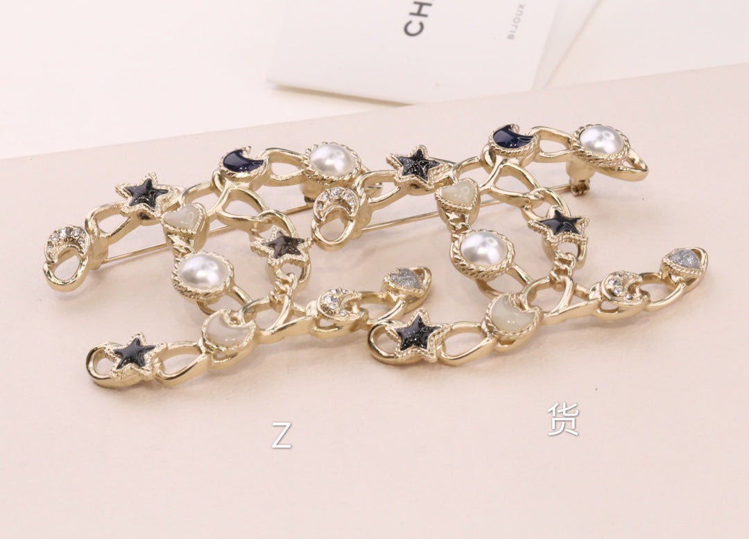 Chanel 胸針