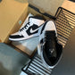 N1K-AJ1Mid 高筒板鞋 休閒鞋 白黑色