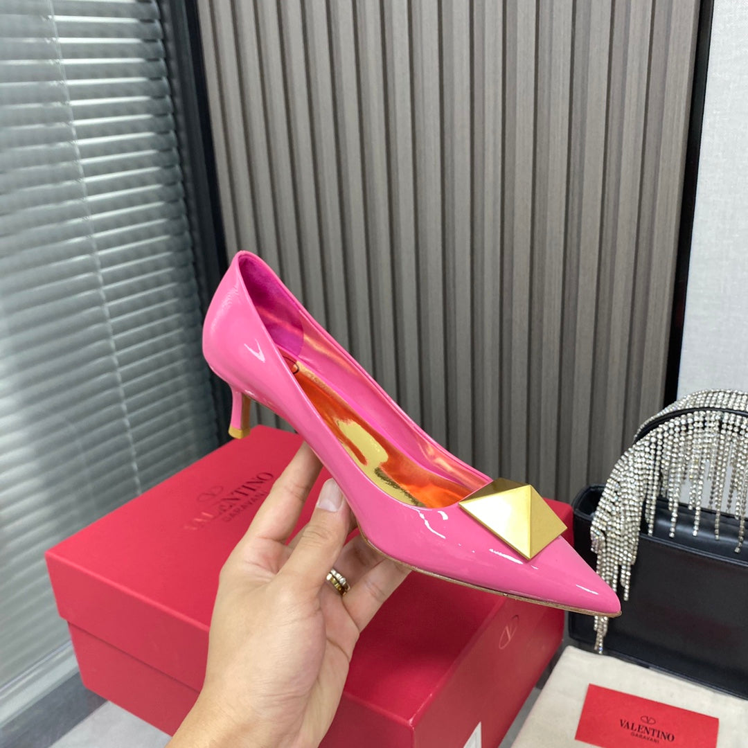 范倫V-2022秋冬新款 鉚釘五金低跟鞋 桃紅色