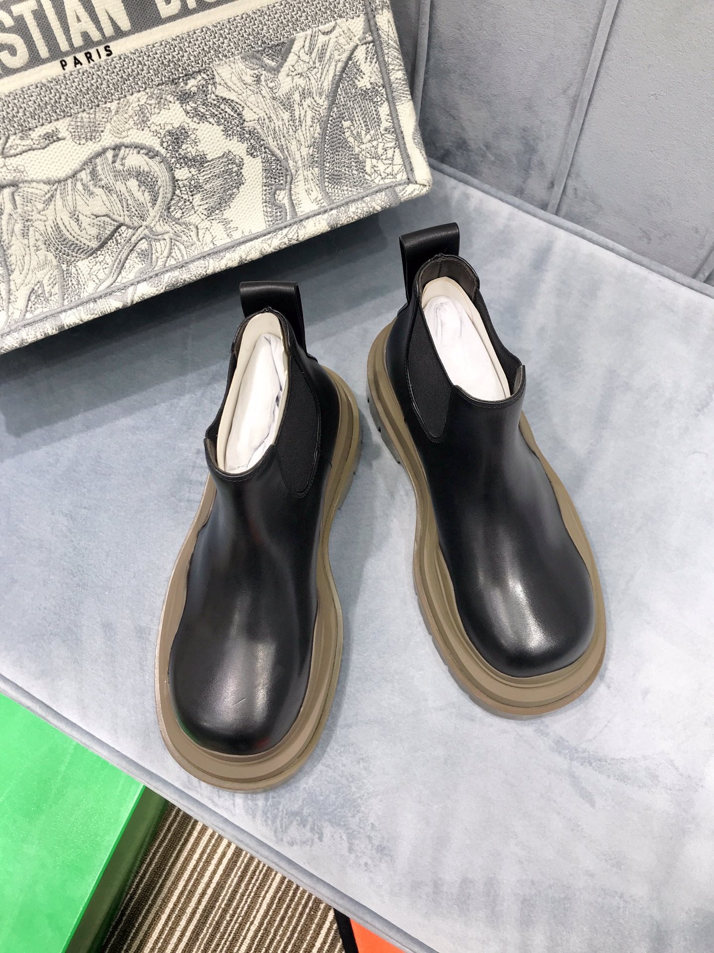 B編織家-咖啡色底 厚底筒靴