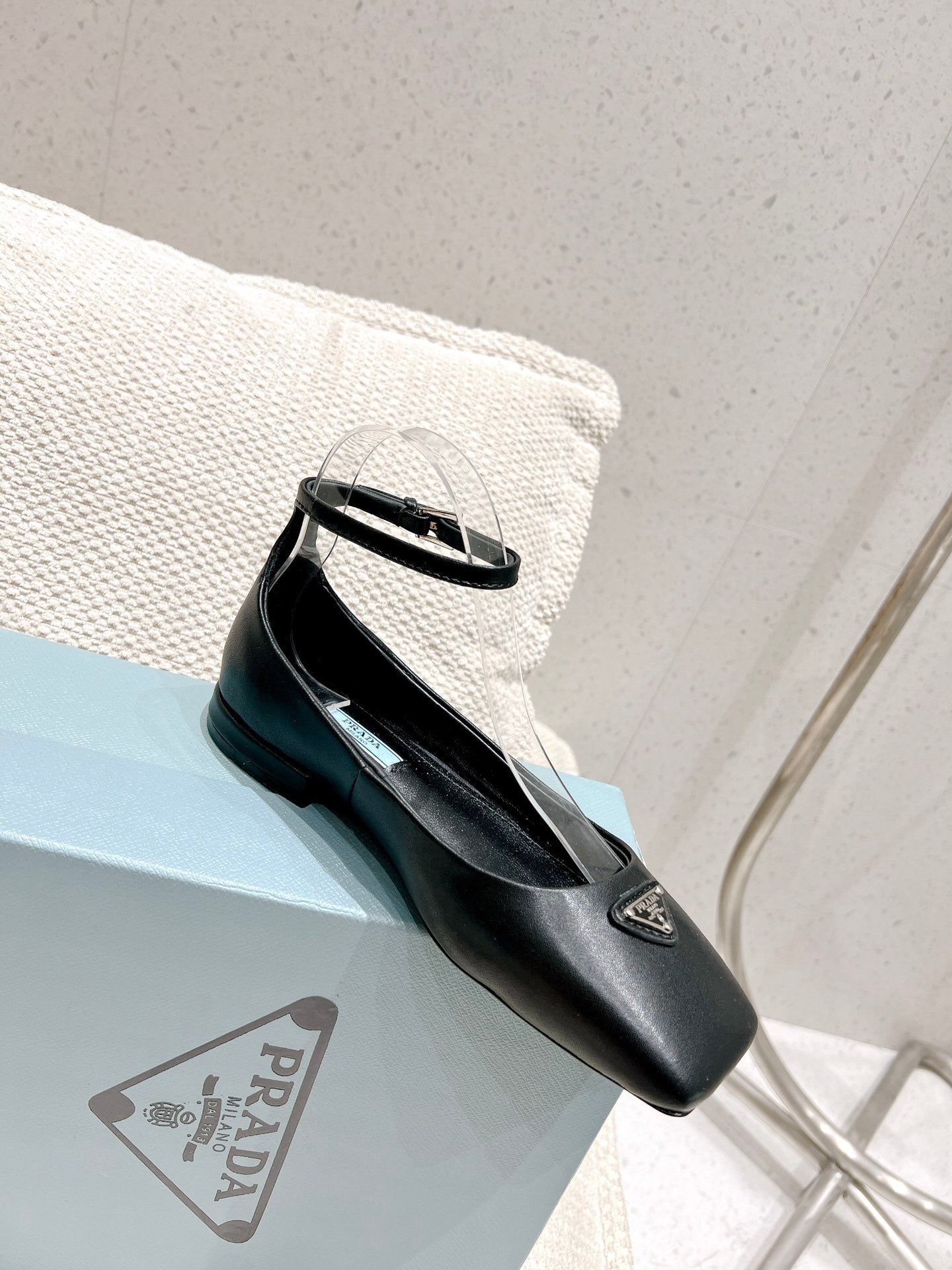 普P家-2023春夏新款 皮革芭蕾平底鞋 黑色