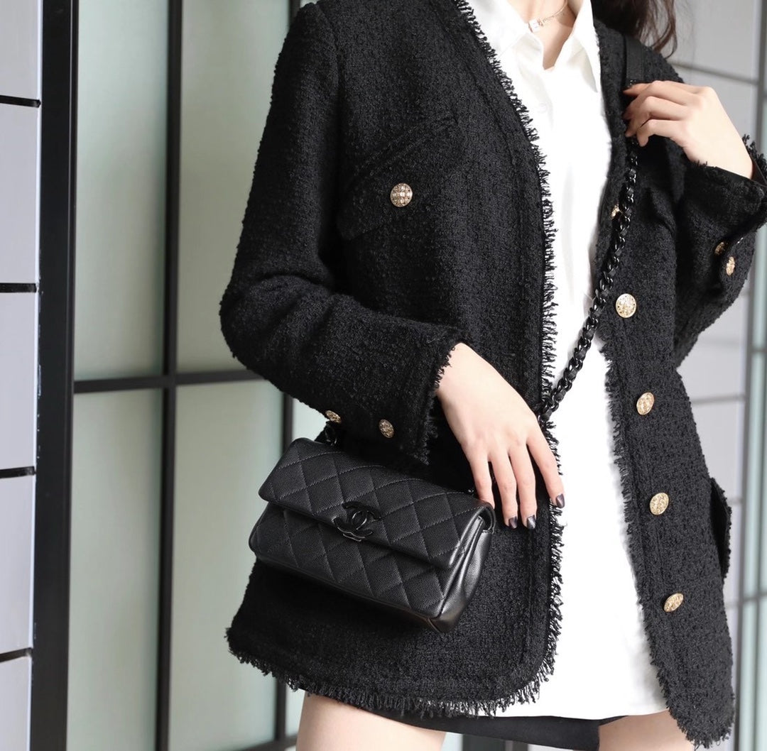Chanel so black CF