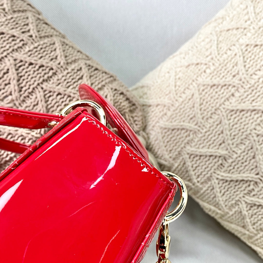 Dior Lady Dior 漆皮金扣-24cm-紅色
