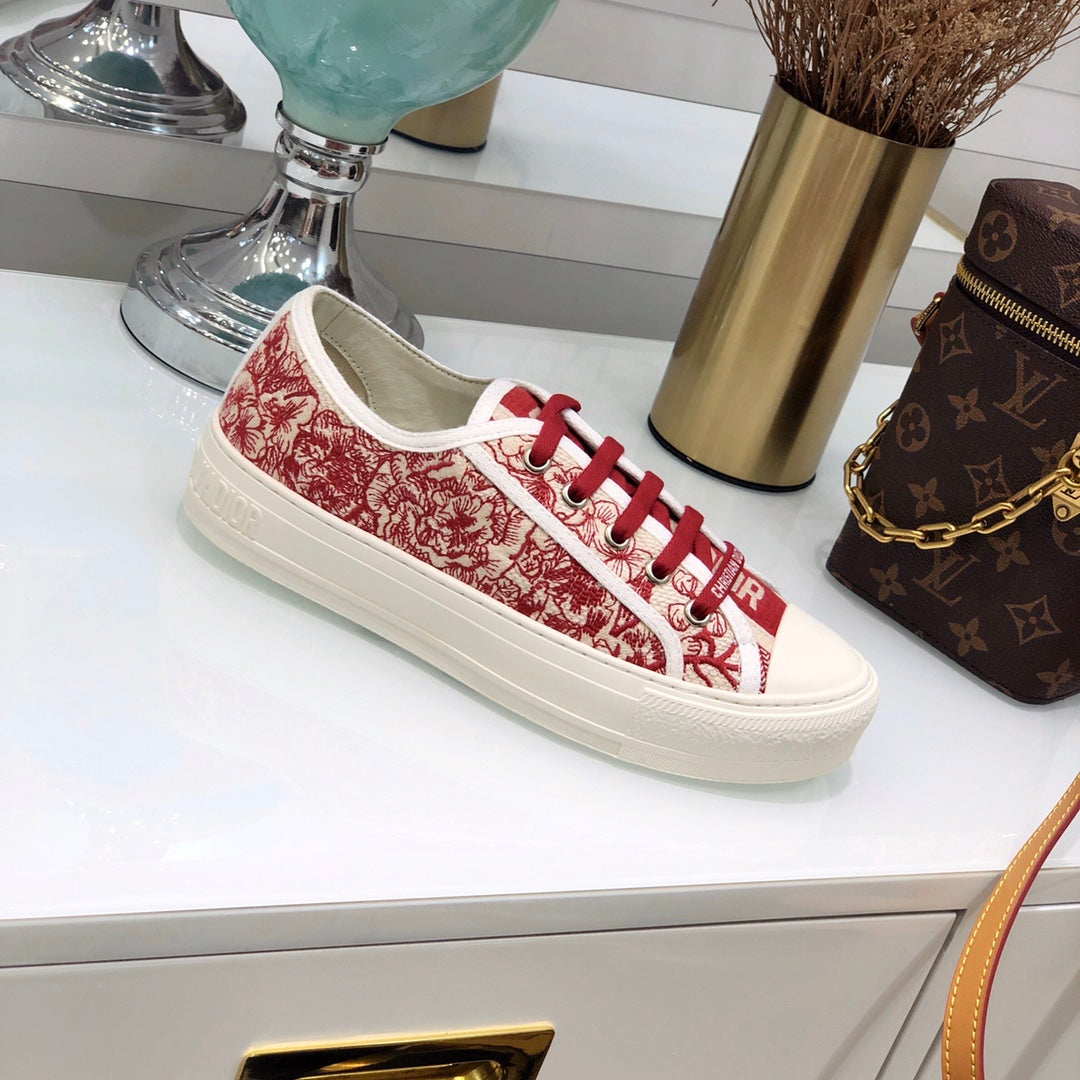 迪D家-紅色刺繡花 帆布鞋