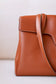 Celine SOFT 16 中號光滑牛皮革手-棕色