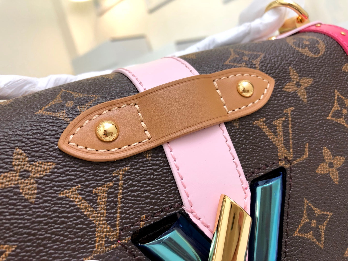 M43629 路L家-TWIST DENIM 鏈條包 玫紅色